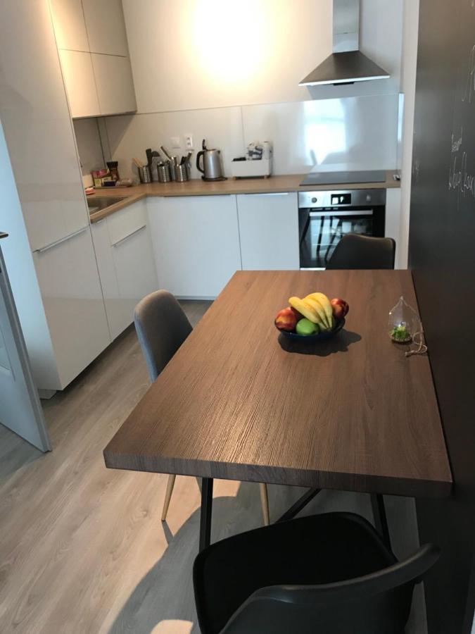 Modern Apartmens Private Parking Apartmán